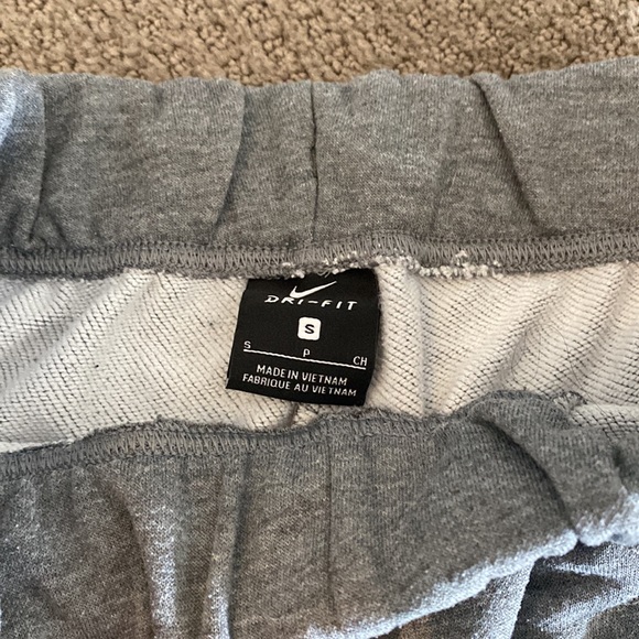 Nike sweatpants! - Picture 2 of 4